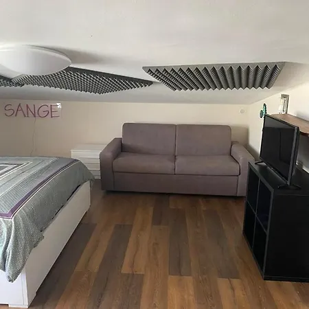 Semesterbostad Andrea *